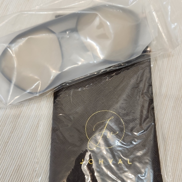 Eyewear - Picture 5 of 5